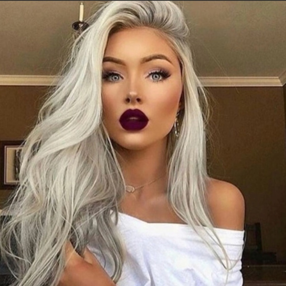 💕MOOLAH PLATINUM GREY 24” COACHELLA CELEBRITY WIG
